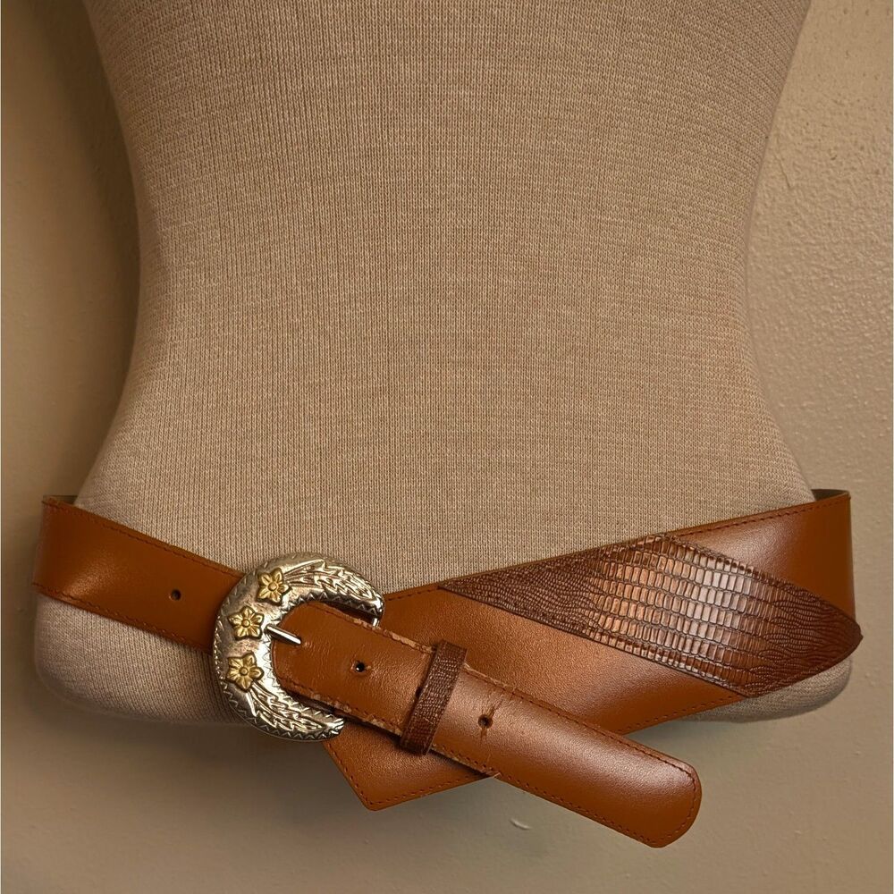 Leather Silver Floral Buckle Waist Belt Women's Medium/Large Light Brown